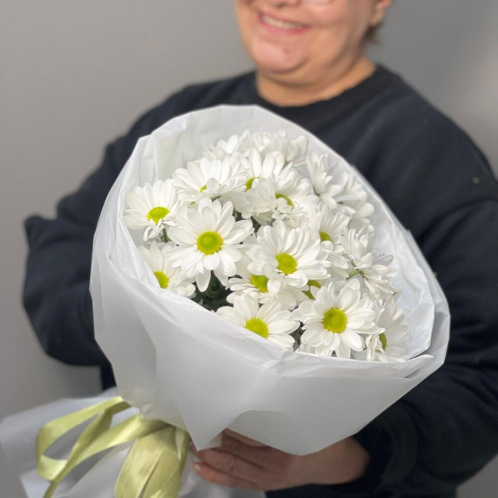 Букет «Ромашковый» – нежные белые хризантемы в деревенском стиле Тюмень Тюменская область